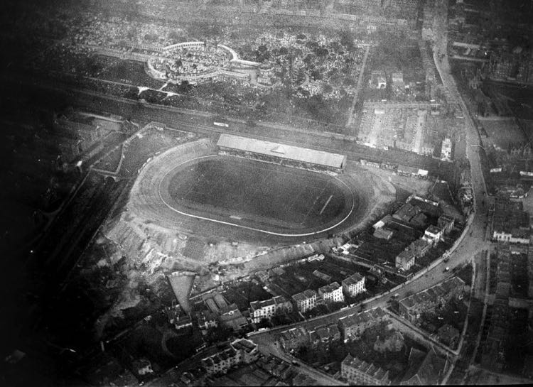 Aerial views of Stamford Bridge in 1909