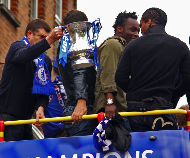 Abramovich with Chelsea team on parade bus